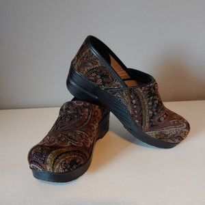 Dansko Clog "EUC"